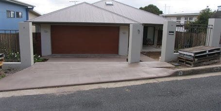 Brisbane Concrete Services Gallery 8 - Plain Coloured Concrete Driveway
